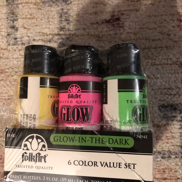 FolkArt Glow in The Dark Paint Set, 2 Fl Oz (3pk ) - Picture 6 of 8